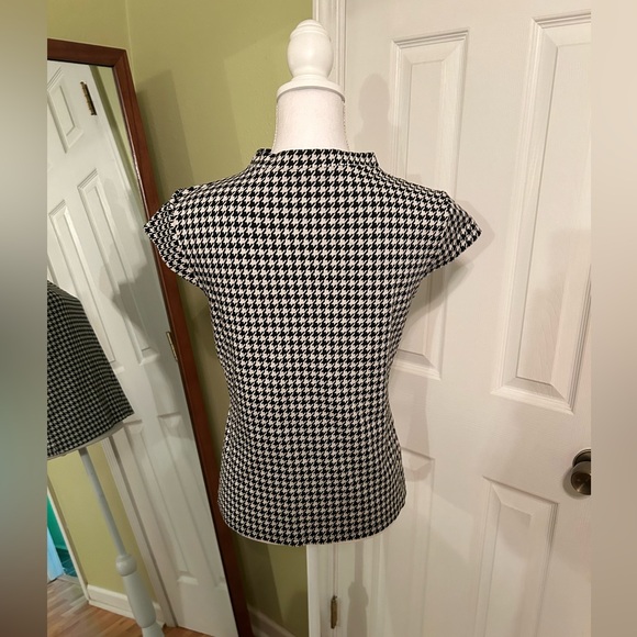 Ann Taylor Houndstooth Top - Picture 6 of 7